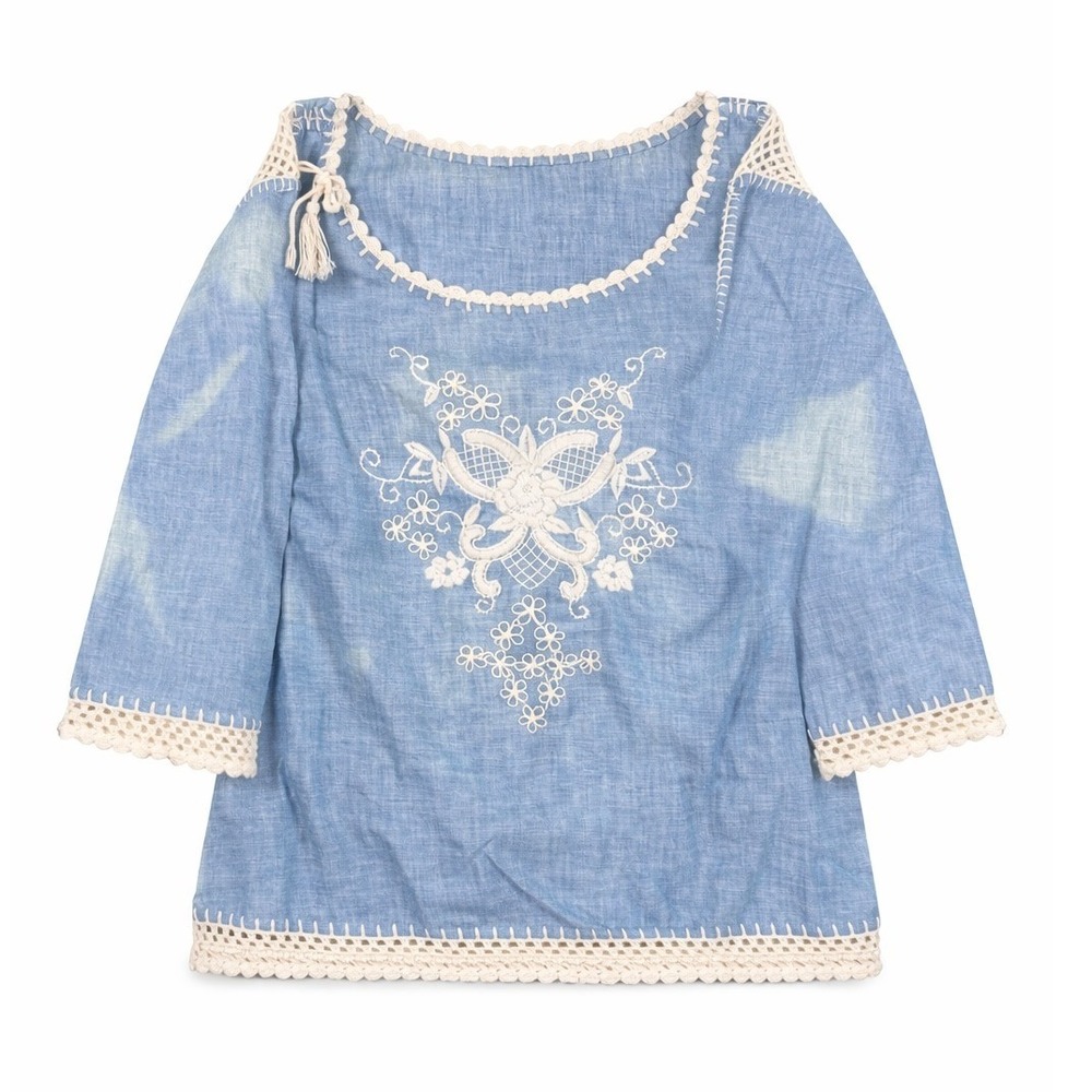 Lucky Brand Light Blue Cotton Embroidered Peasant Top with Cream Crochet Trim